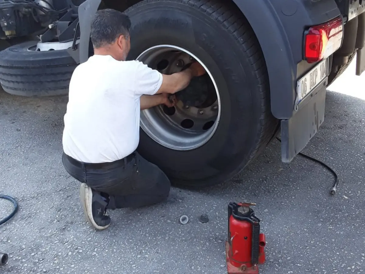 Çekmeköy Oto Lastikçi